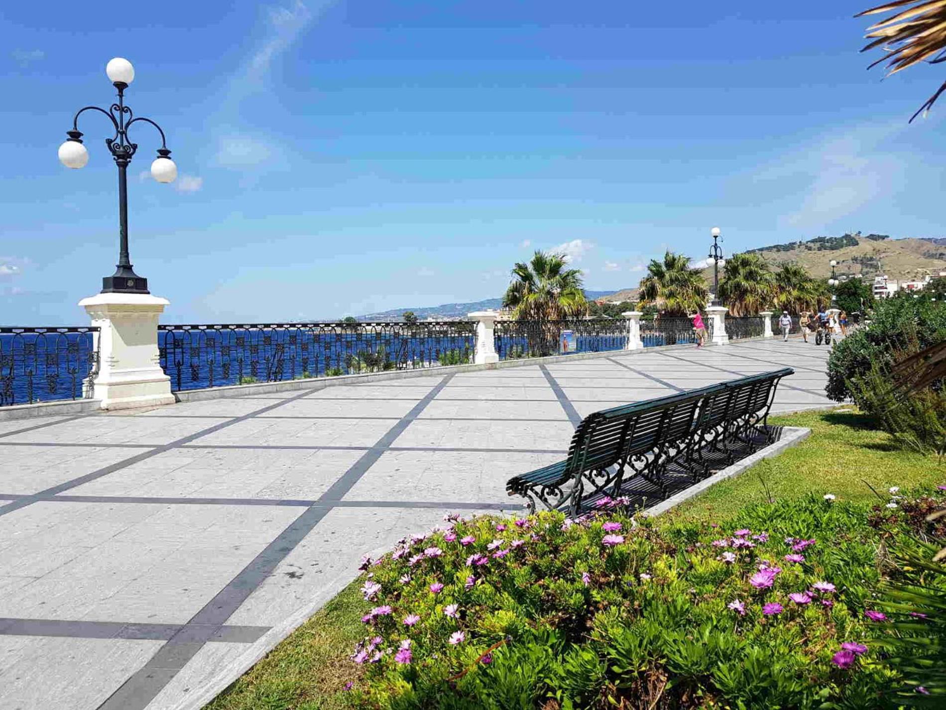 Il Balcone Sullo Stretto Bed & Breakfast Reggio di Calabria Ngoại thất bức ảnh