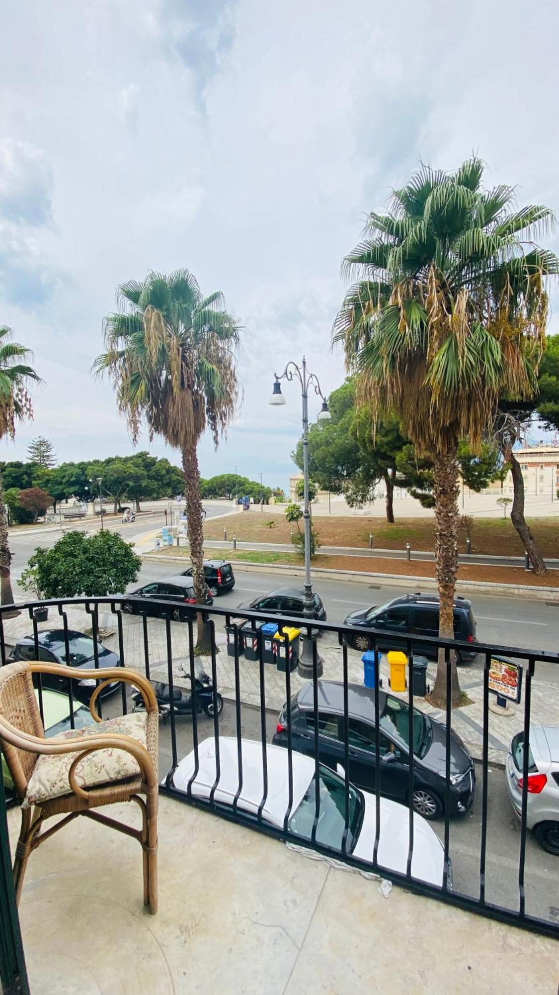Il Balcone Sullo Stretto Bed & Breakfast Reggio di Calabria Ngoại thất bức ảnh